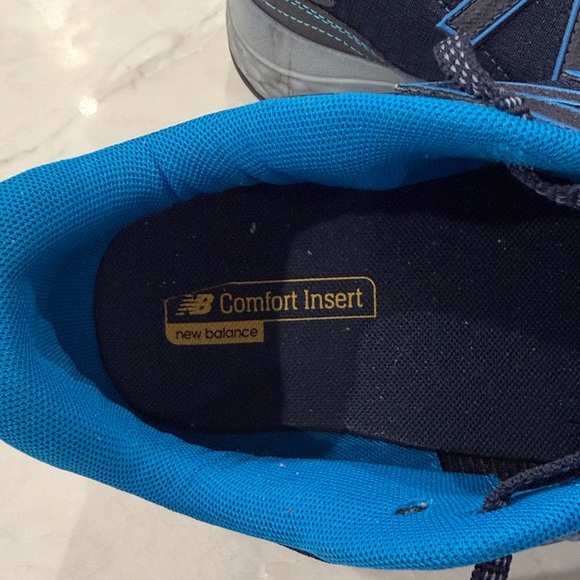 New Balance Men’s 410 V7 Size 11 Dark Blue and Bright Blue Athletic Shoes - Picture 4 of 7